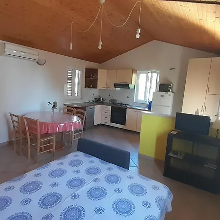 Apartman Renata - *